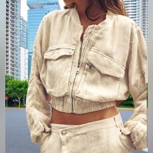 Zara Linen Cropped bomber jacket with pockets and blouson sleeves. Womens medium